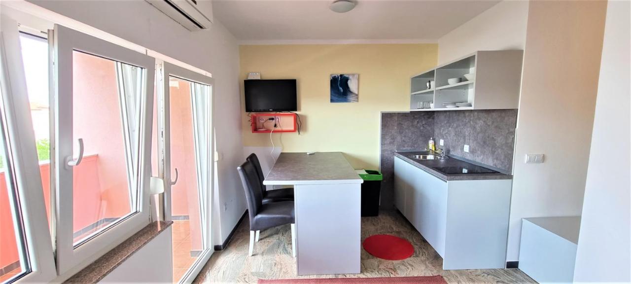 Apartments Prince & Tiffany โนวาลยา ภายนอก รูปภาพ