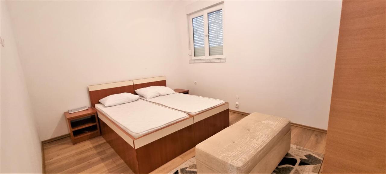 Apartments Prince & Tiffany โนวาลยา ภายนอก รูปภาพ
