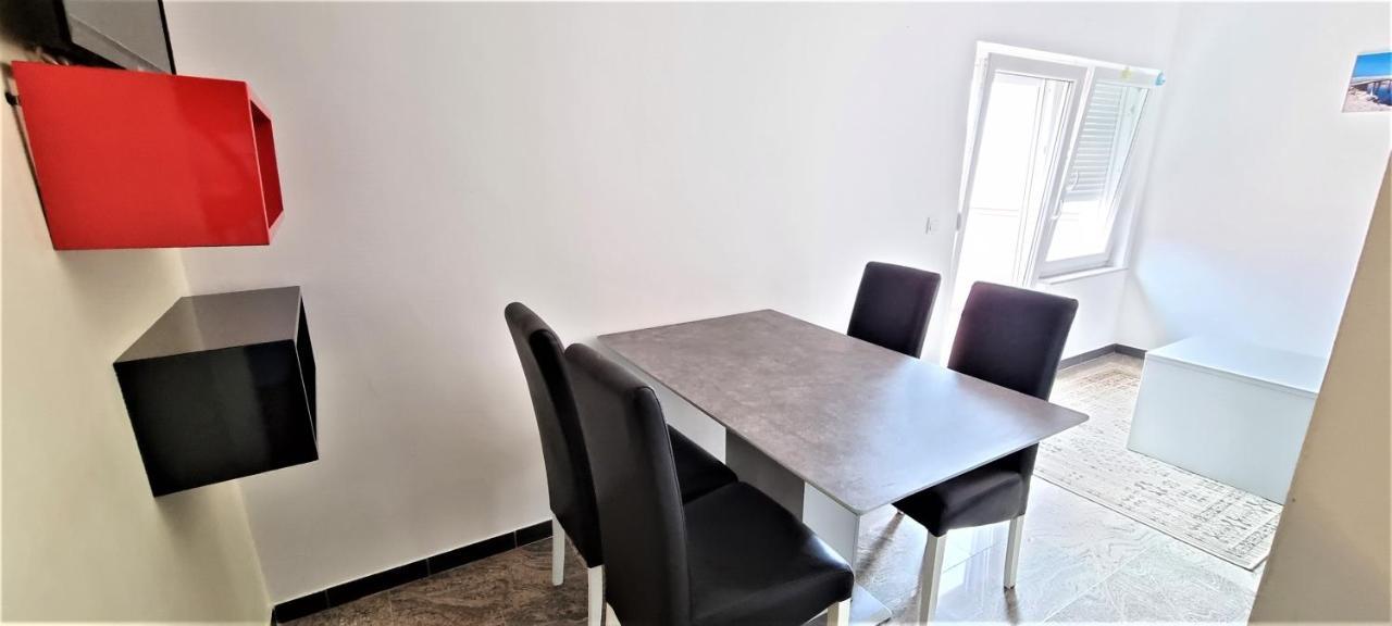 Apartments Prince & Tiffany โนวาลยา ภายนอก รูปภาพ